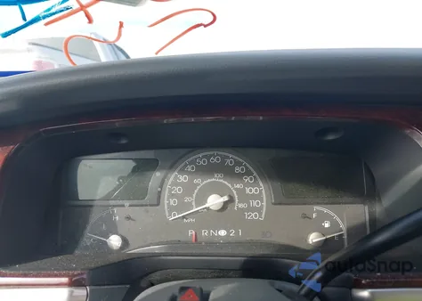 2004 Lincoln Town Car Signature z USA, uszkodzony, nr VIN 1LNHM81W34Y686997